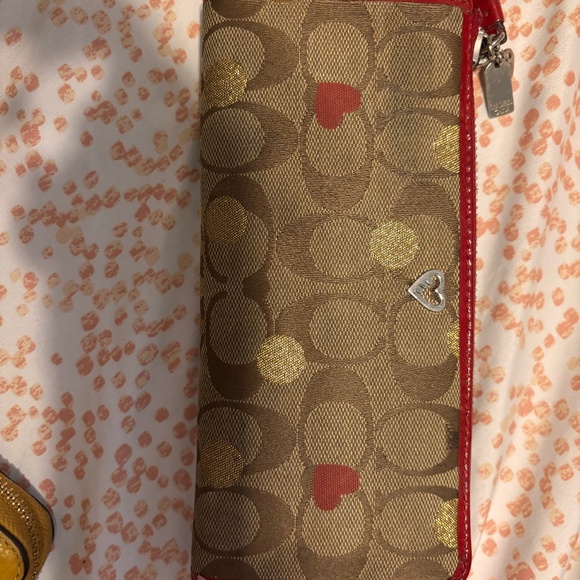 Wallet - Picture 1 of 1